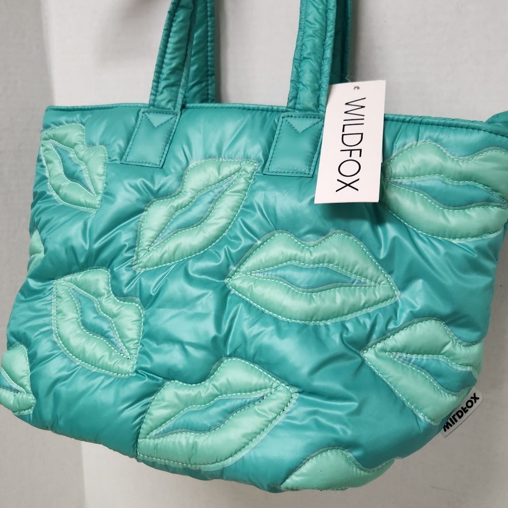 WILDFOX Lips Quilted Green Puffy Tote New - Picture 1 of 13